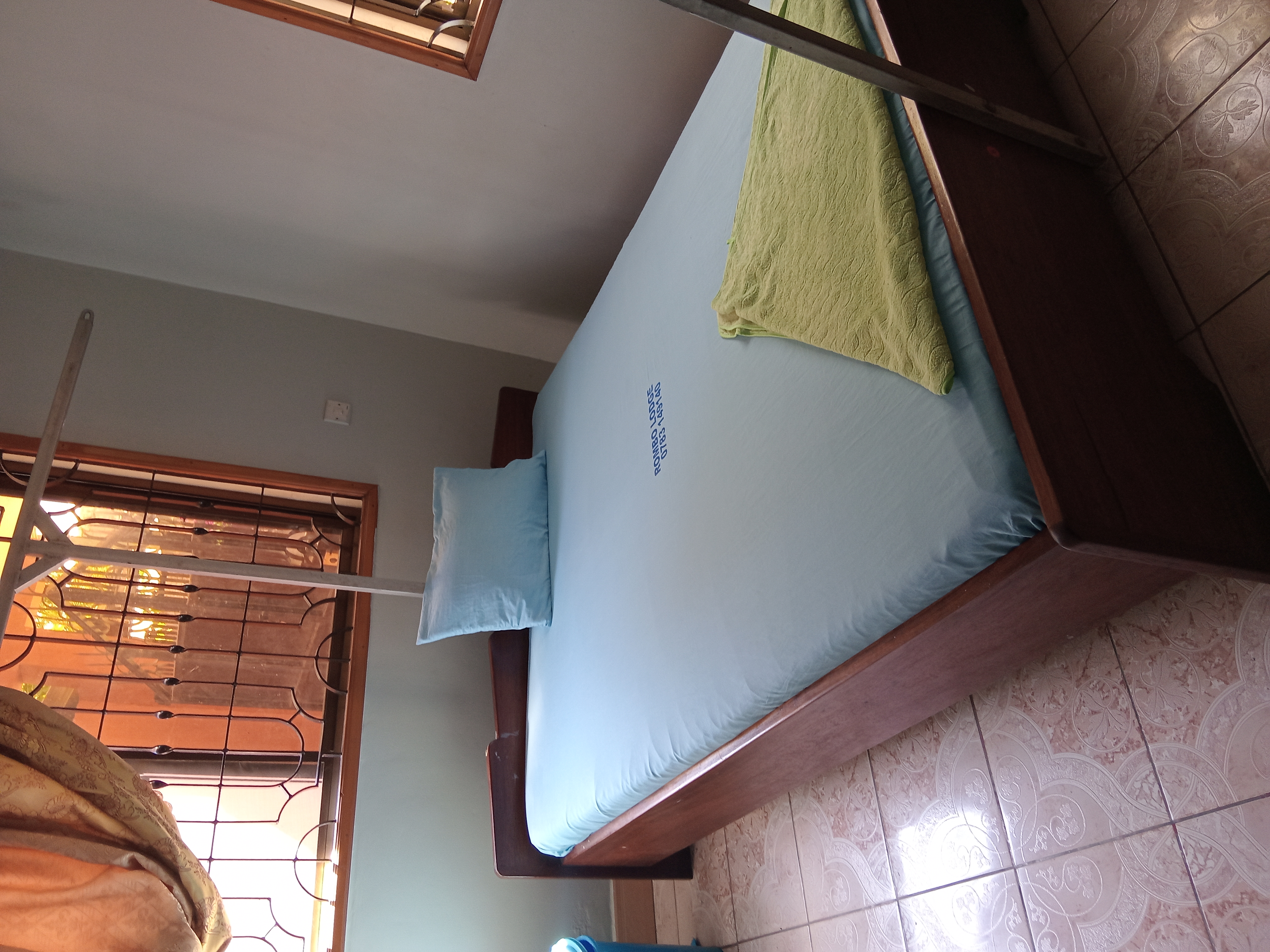ROOM 1